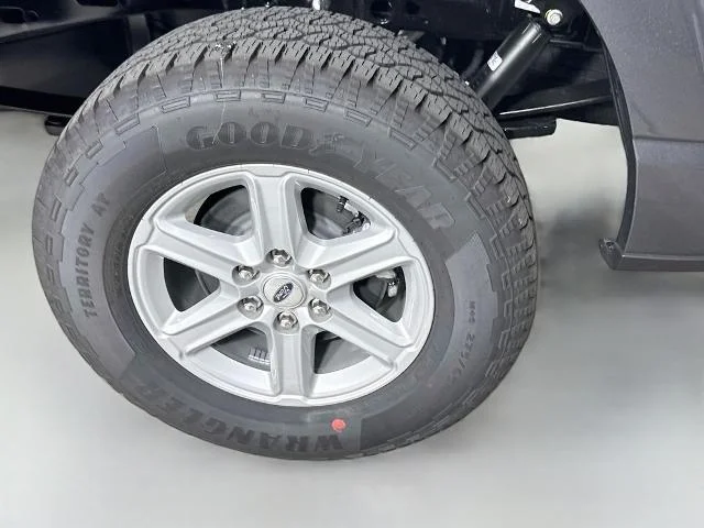 New 2026 Carbonized Gray Metallic Ford XLT image 57
