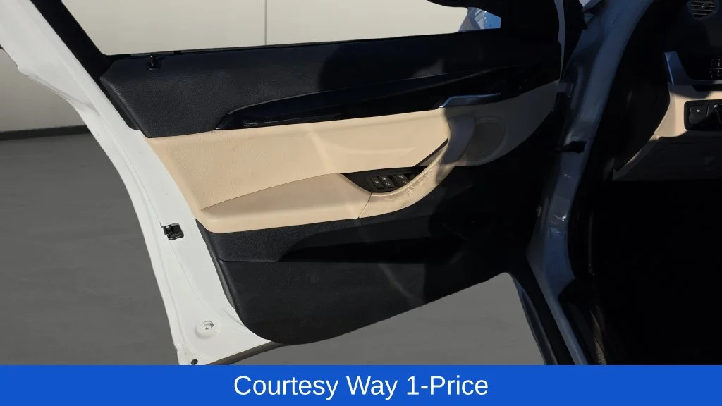 Used 2017 White BMW sDrive28i image 13