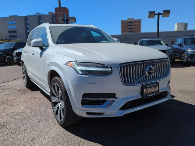 2025 Volvo XC90 Plug-In Hybrid T8 Plus