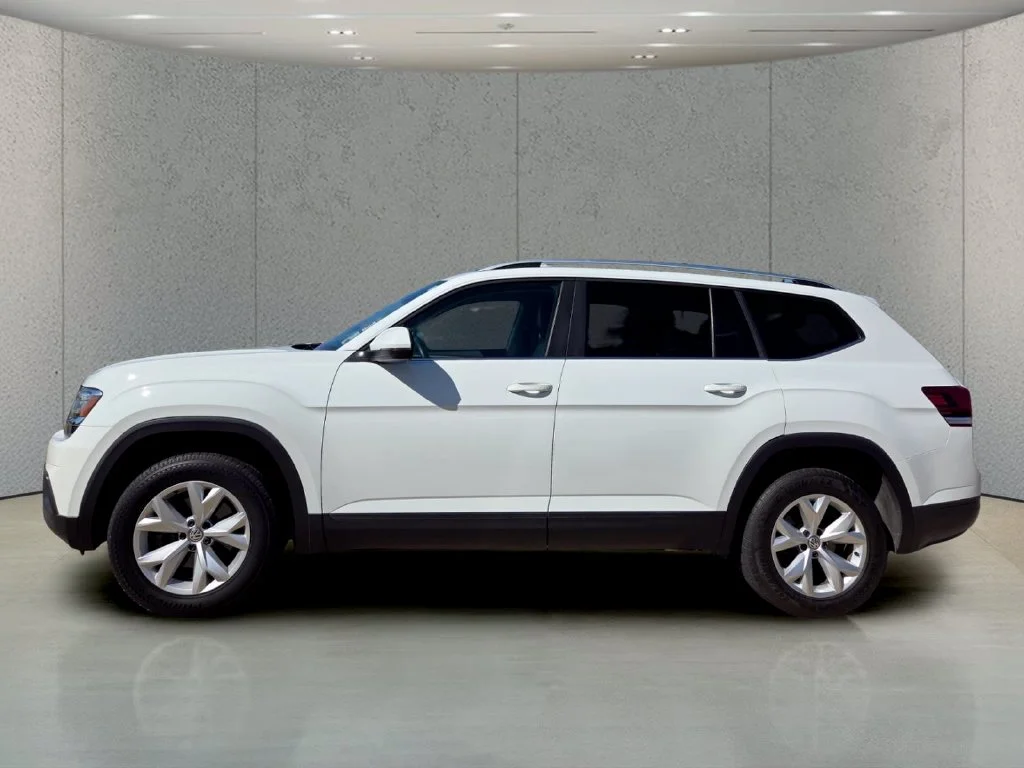 Used 2019  Volkswagen 2.0T SE image 2