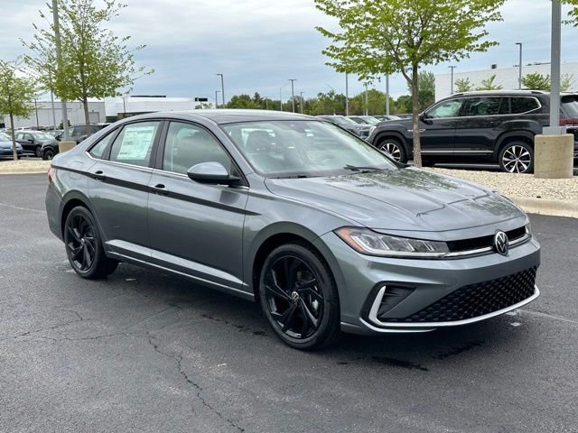 New 2026 Platinum Gray Metallic Volkswagen 1.5T SE image 3