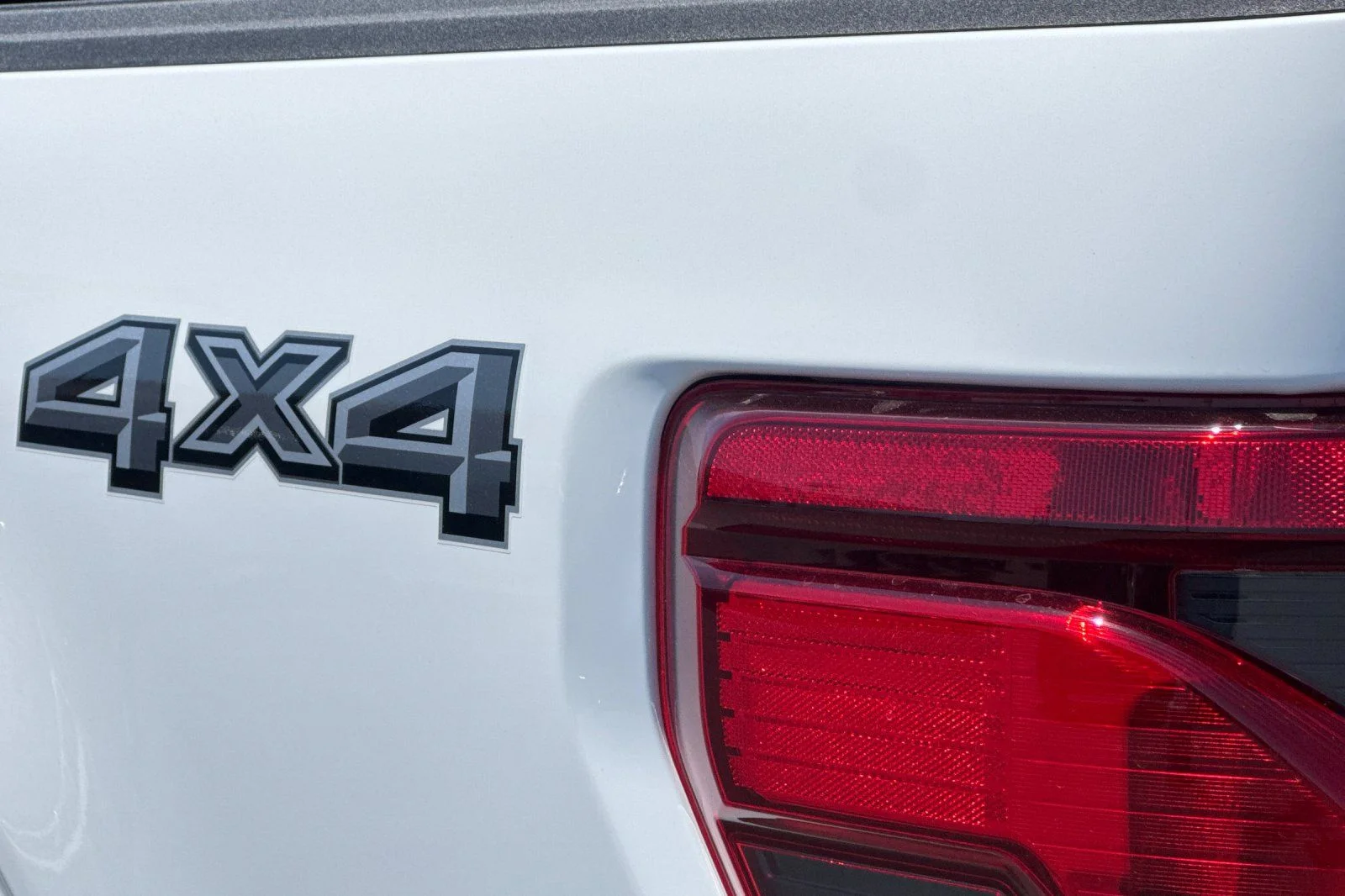 New 2026 Oxford White Ford XLT image 25