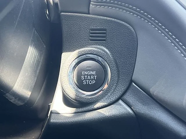Used 2025 Silver Subaru Onyx Edition image 9