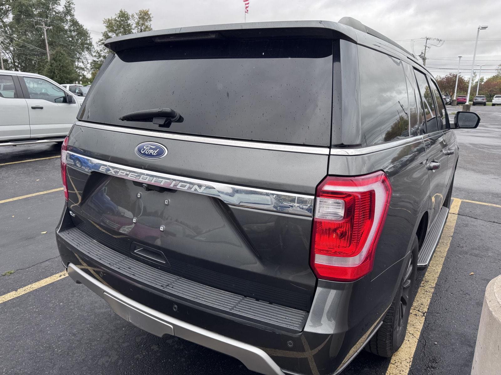 Used 2018 Magnetic Ford XLT image 3