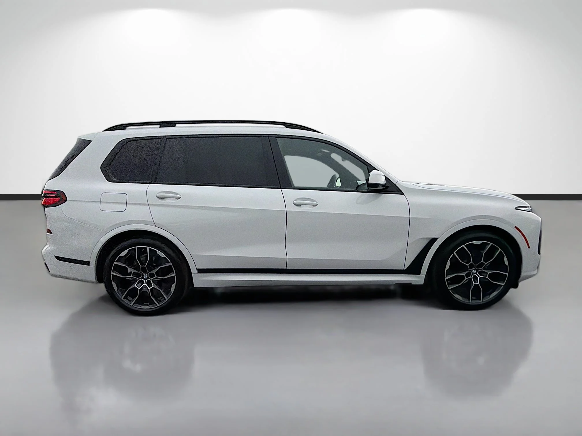 New 2027 Alpine White BMW xDrive40i image 2