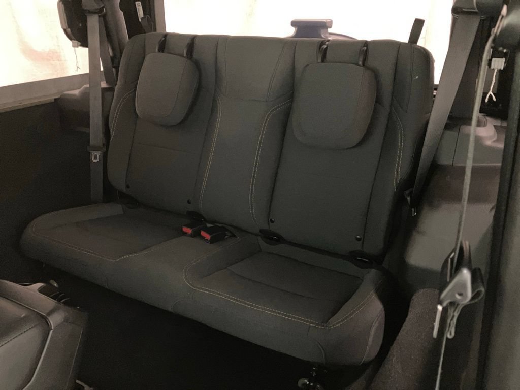 Used 2025 41 Jeep Sport image 11