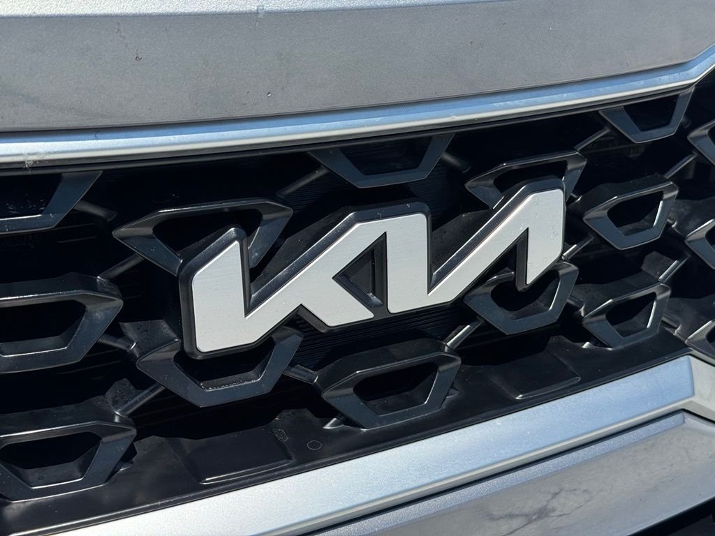 Used 2022 Silver Kia LX image 8
