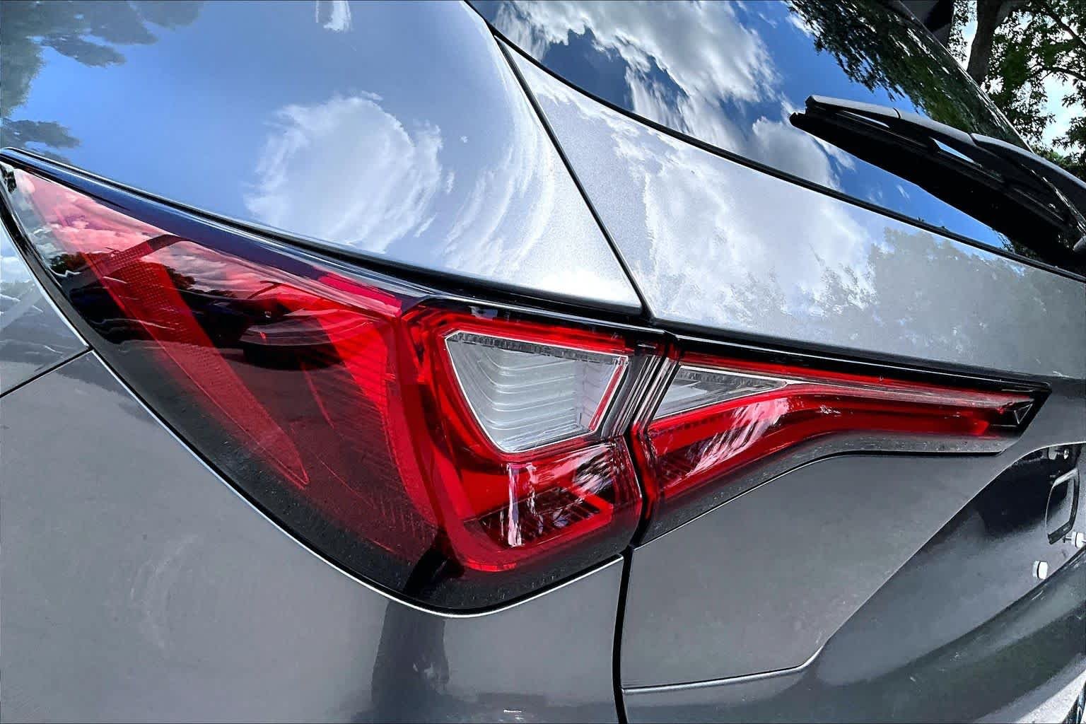 Used 2024 Liquid Carbon Metallic Acura w/Technology Package image 29