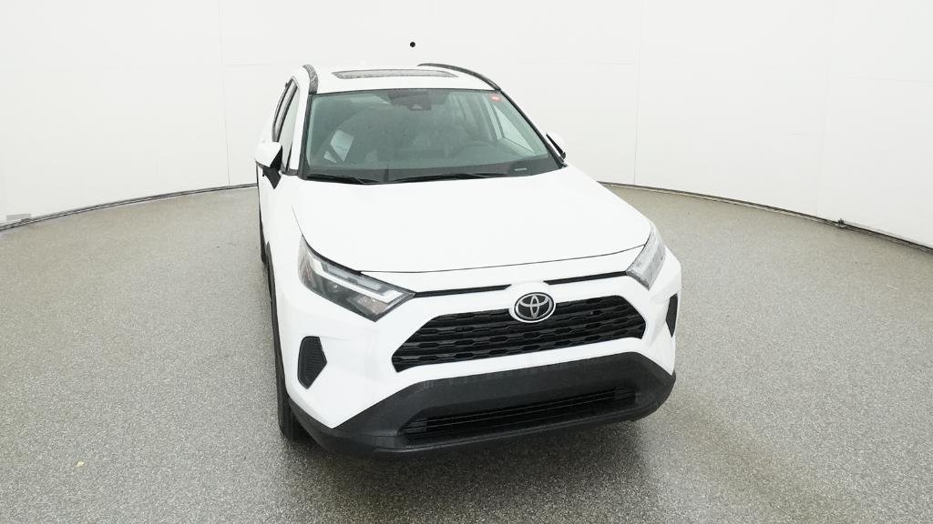 2025 Toyota RAV4 XLE - Photo 10