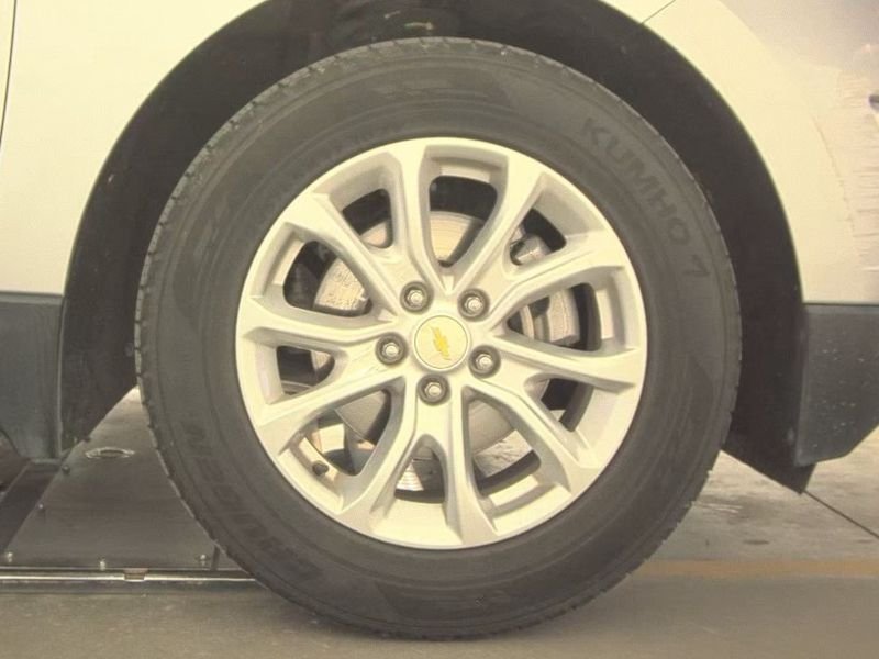 Used 2018 Silver Ice Metallic Chevrolet LT image 22