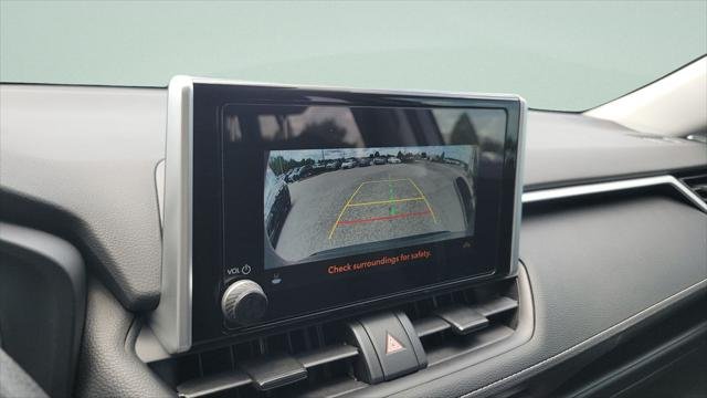 Certified Used 2025 MAGNETIC GRAY MET. Toyota  image 17
