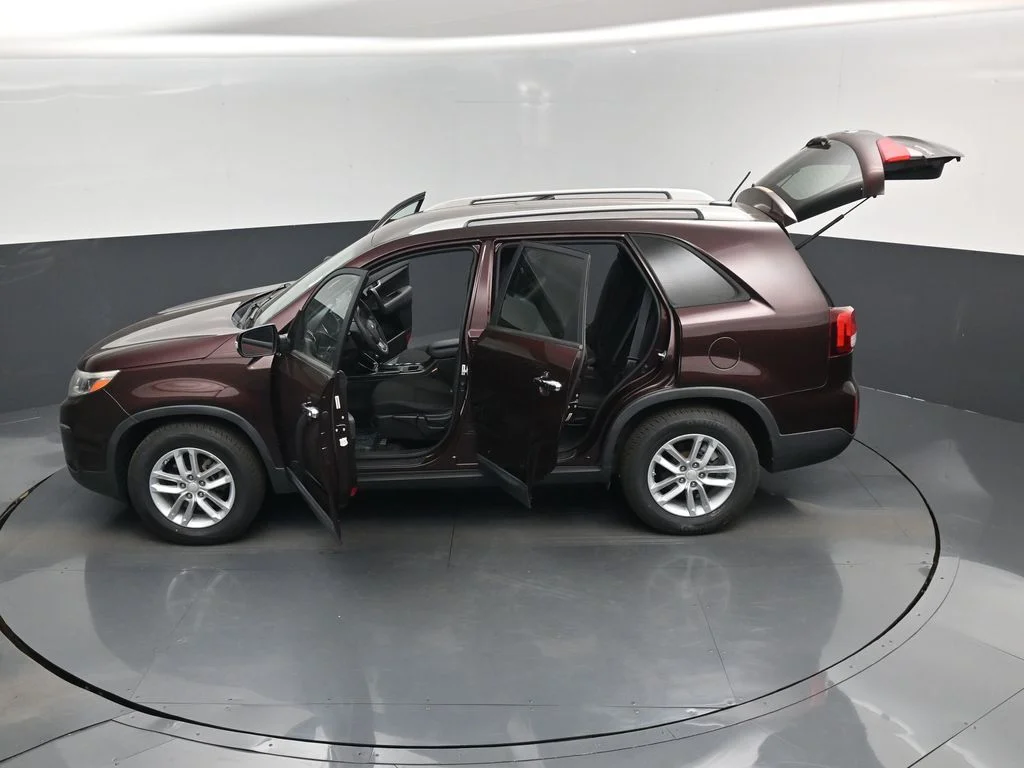 Used 2015 Red Kia LX image 17