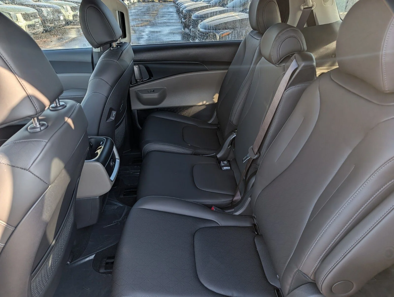 2026 Kia Carnival LXS - Photo 18