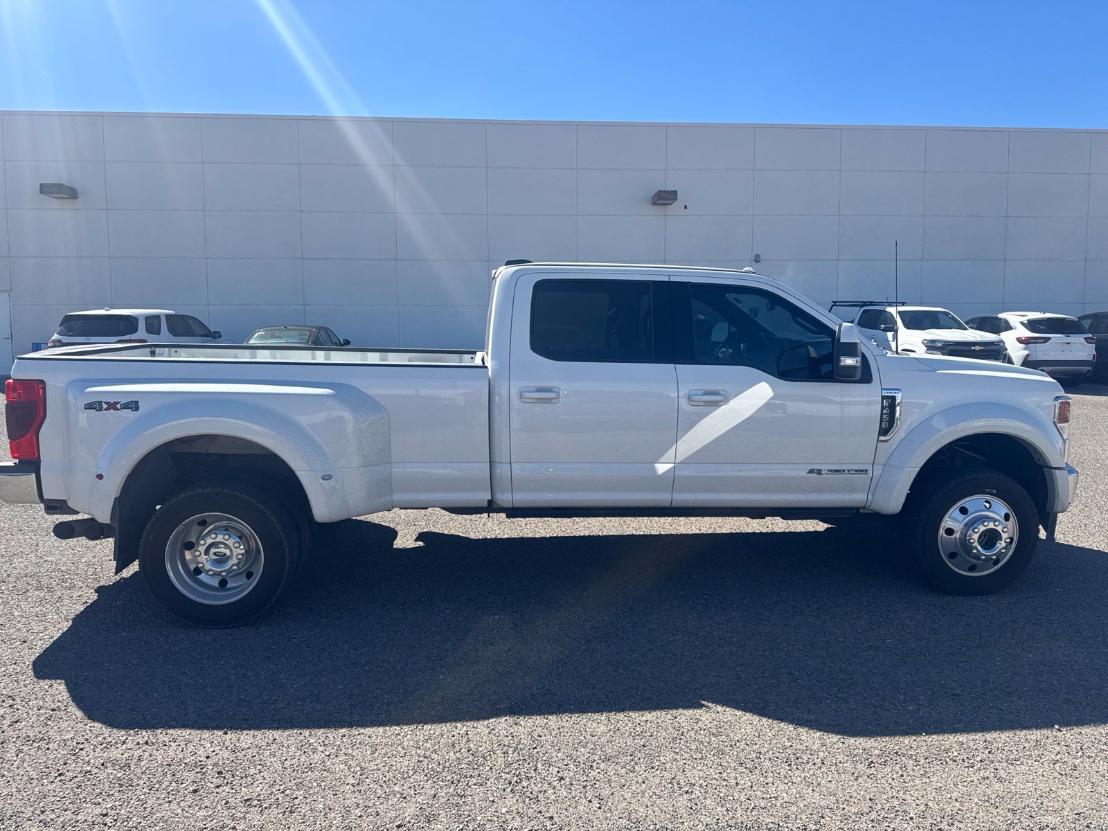 Used 2022 Star White Metallic Tri-Coat Ford Lariat image 4