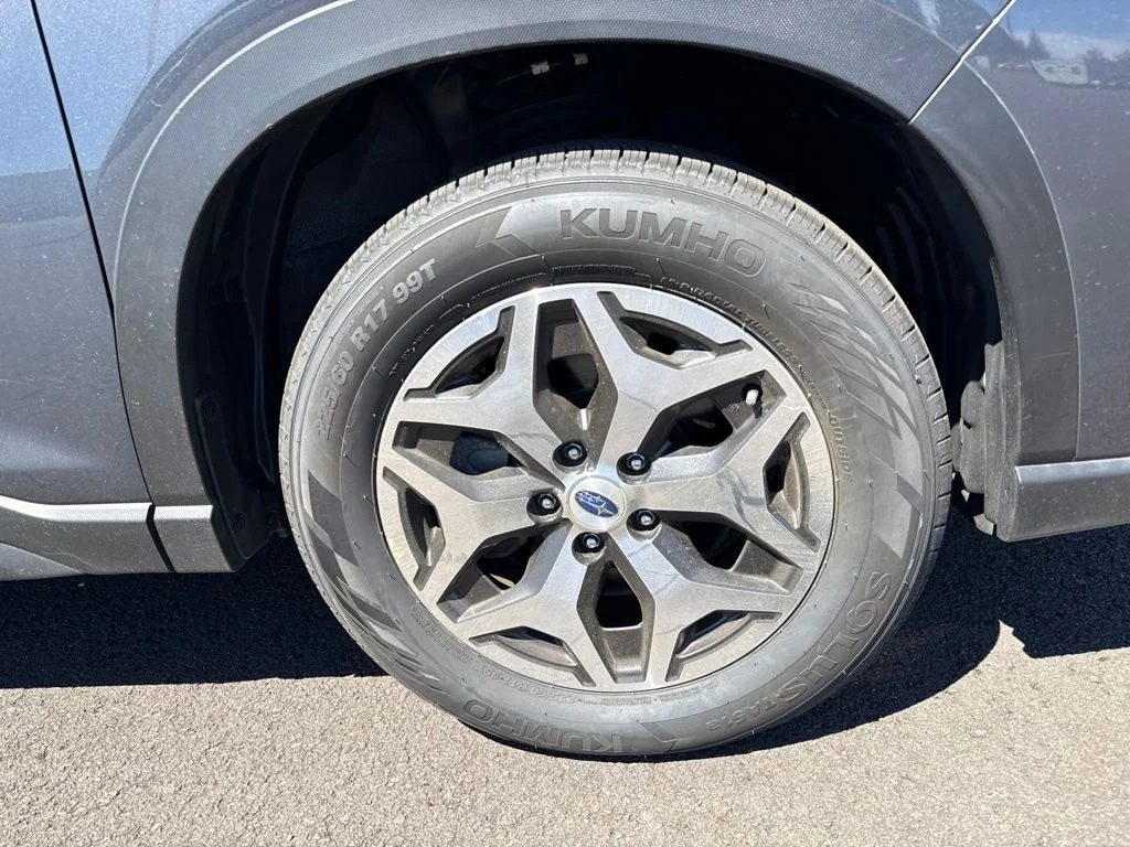 Used 2022 Magnetite Gray Metallic Subaru Premium image 27