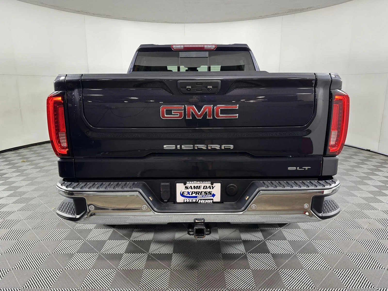 Used 2024 Titanium Rush Metallic GMC SLT image 11