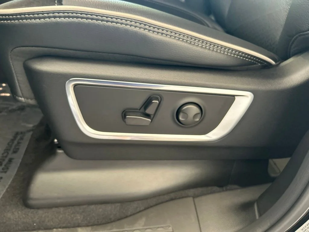 Used 2026 Black Ram Laramie image 41
