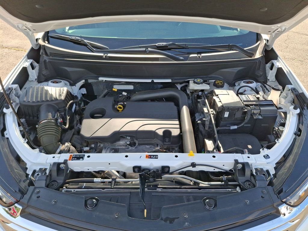 Used 2024 White Chevrolet LT image 17
