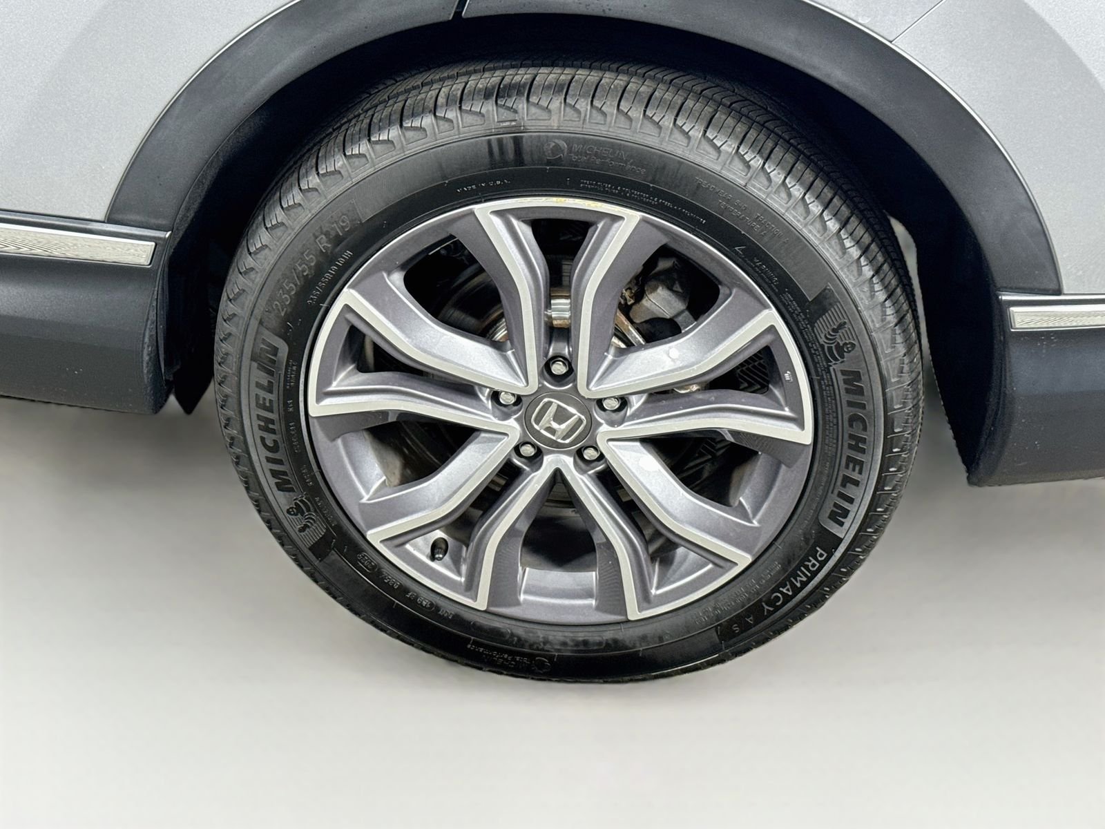 Used 2022 Lunar Silver Metallic Honda Touring image 9