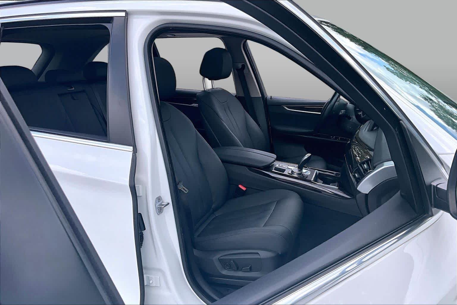 Used 2016 Mineral White Metallic BMW sDrive35i image 9