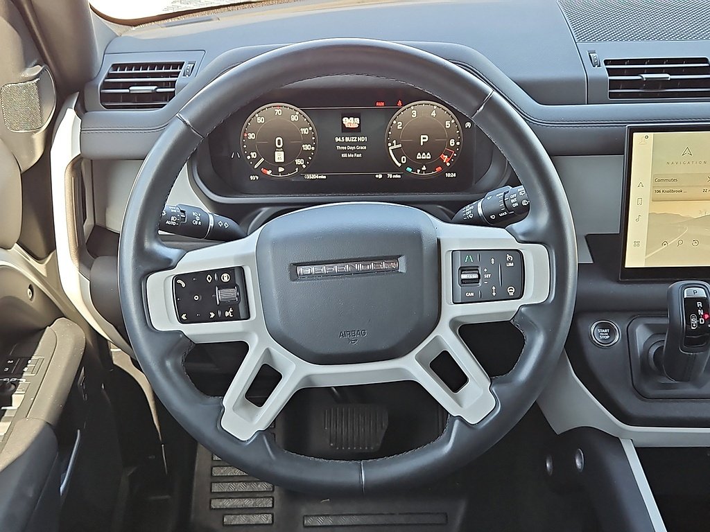 Used 2025  Land Rover 110 P300 S image 27