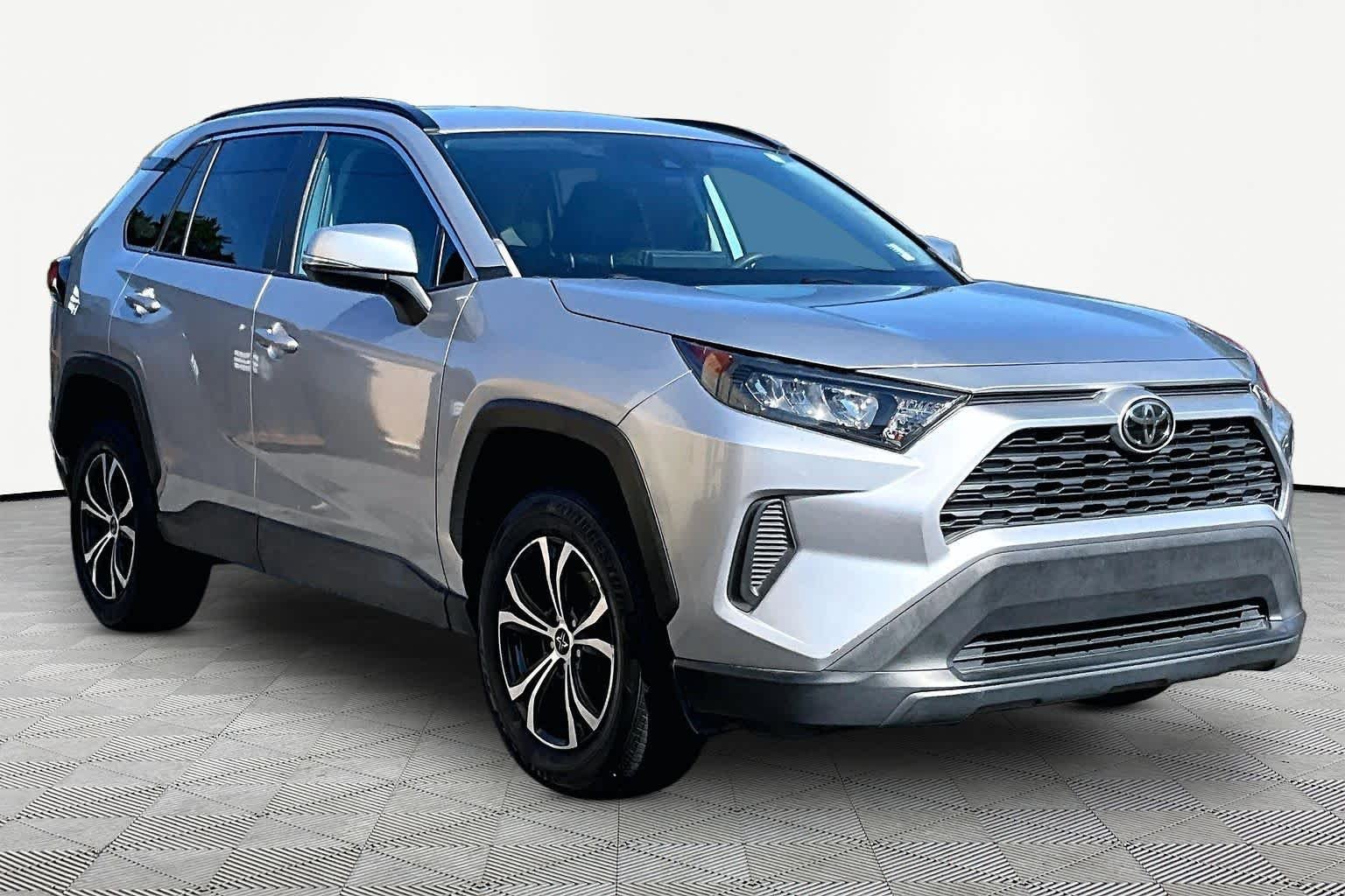 Used 2020 Silver Sky Metallic Toyota LE image 3