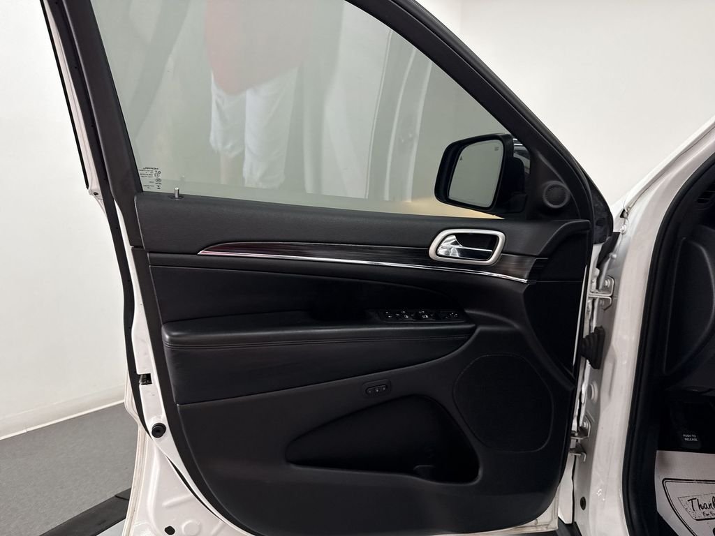 Used 2020 Bright White Clearcoat Jeep Limited image 14