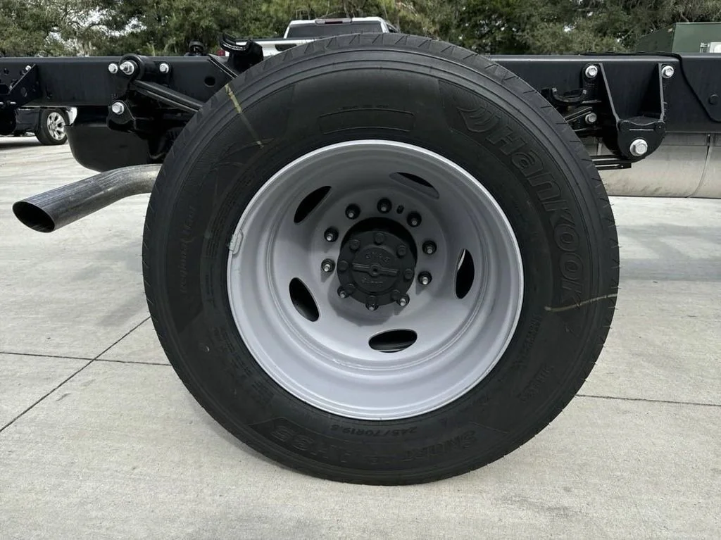 New 2024 White Ford XL image 23