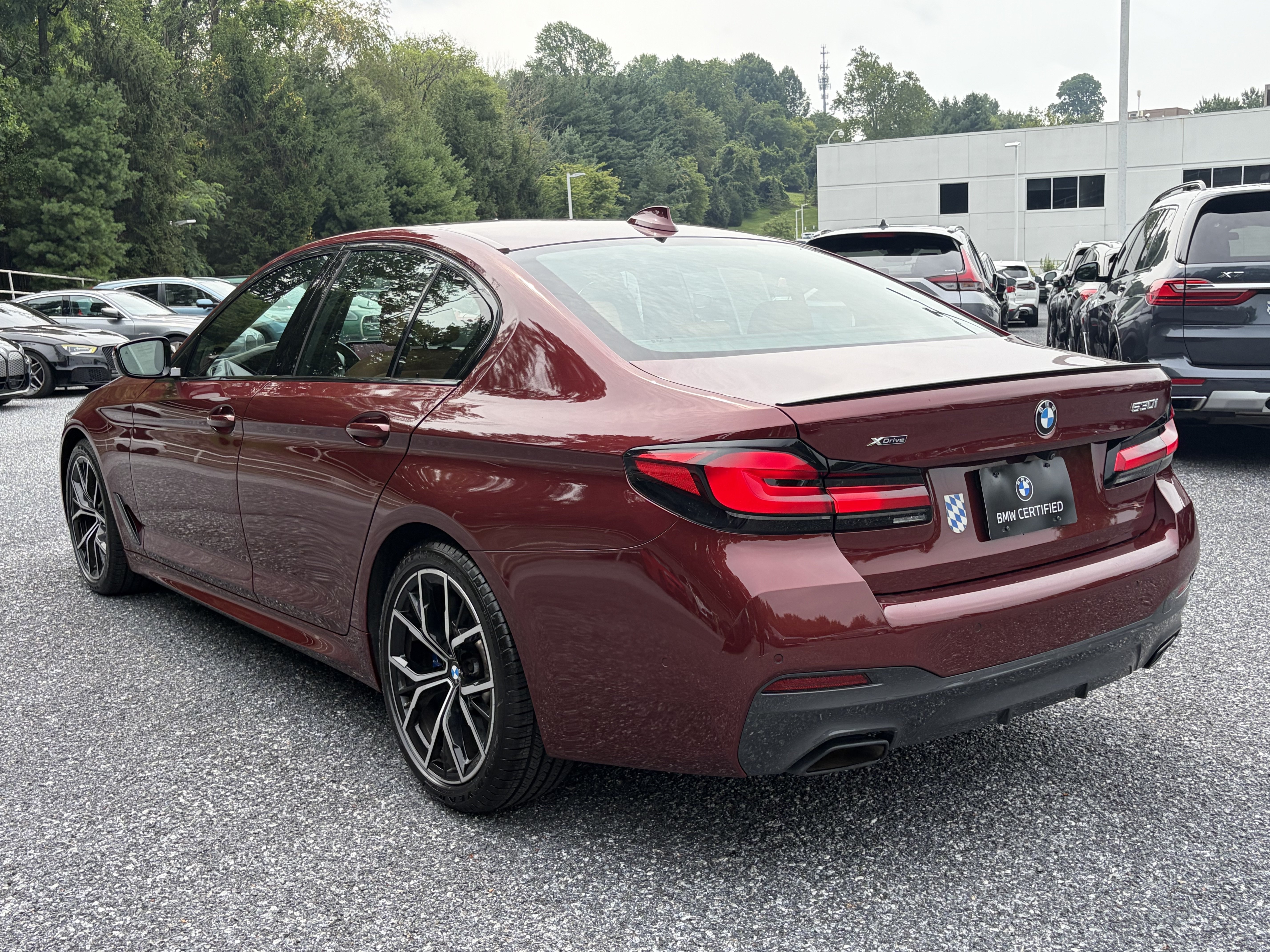 Used 2023 AVENTURIN RED MET BMW 530i xDrive image 5