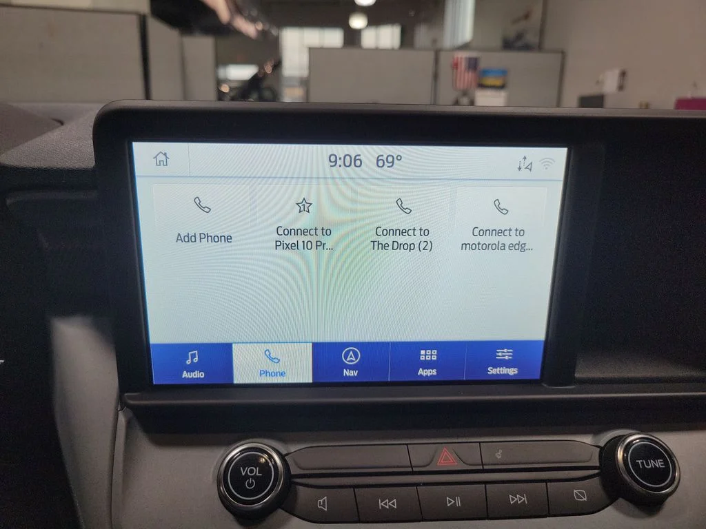 Used 2024  Ford Lariat image 43