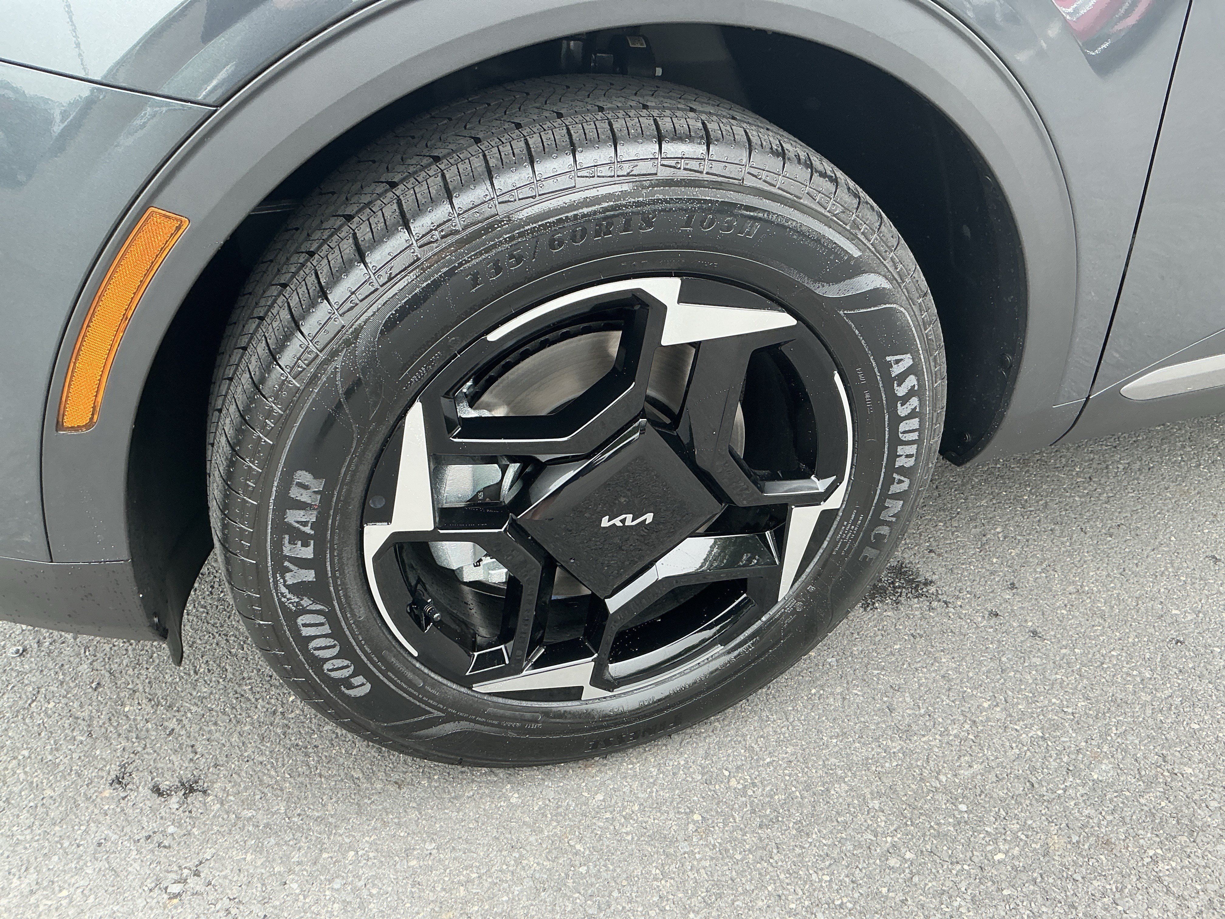 New 2027 Gravity Gray Kia EX image 9