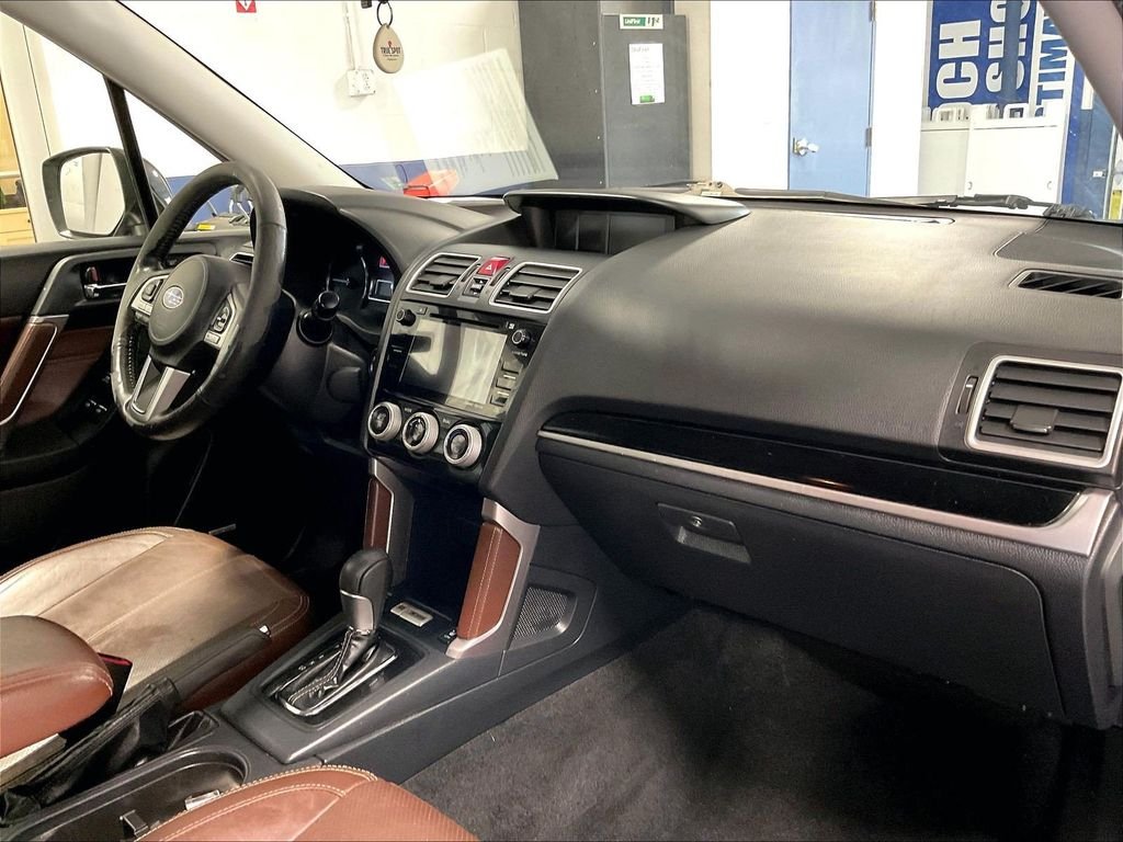 Used 2018 Gray Subaru 2.5i Touring image 14