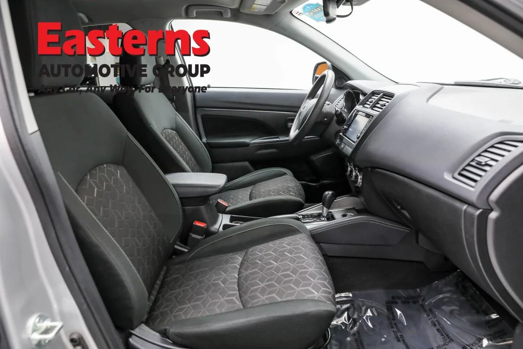 Used 2023 Silver Mitsubishi 2.0 ES image 22