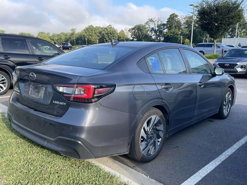 Used 2025 Magnetite Gray Metallic Subaru Limited image 4