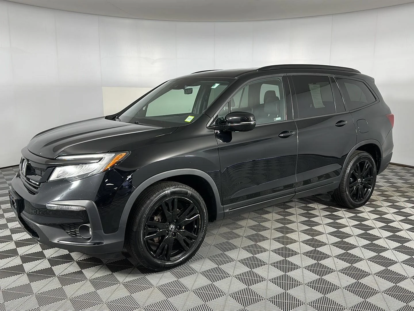Used 2022 Crystal Black Pearl Honda Black Edition image 4