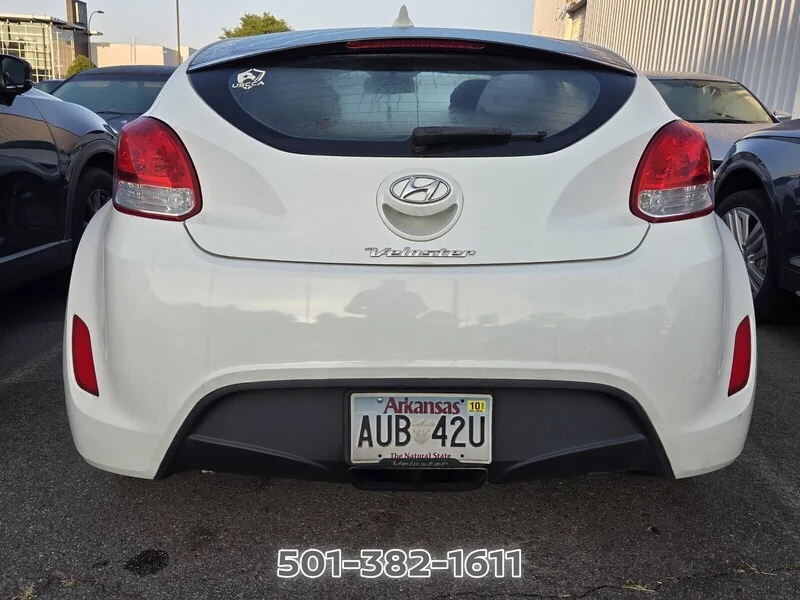 Used 2013 White HYUNDAI BASE image 3