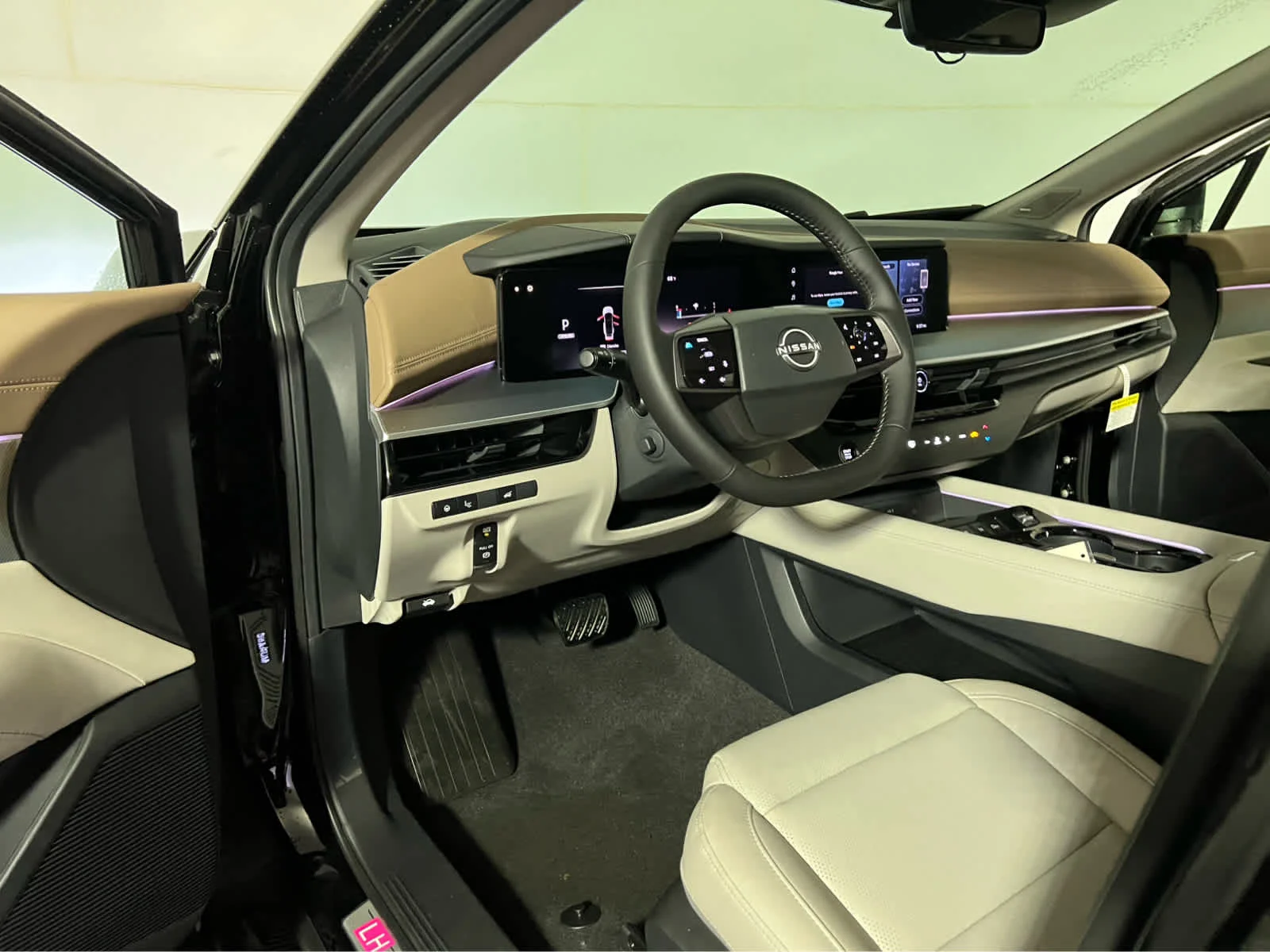 New 2026 Super Black Nissan Platinum image 14