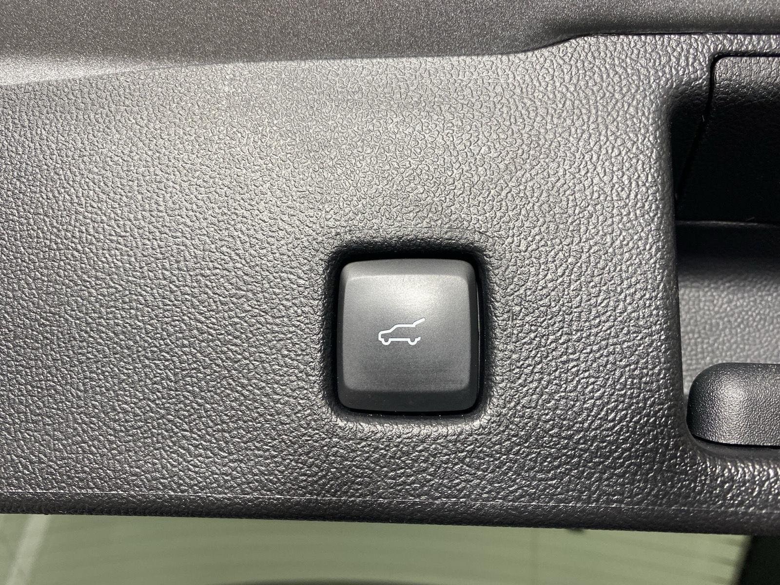 Used 2023 Iconic Silver Ford Active image 25