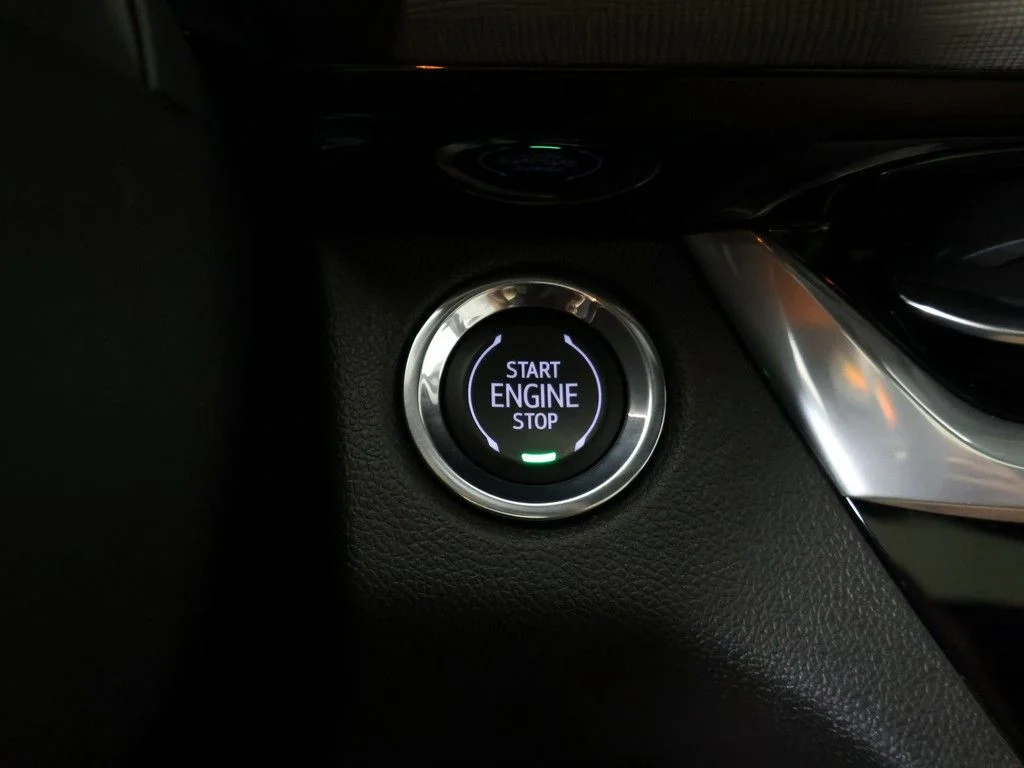 Used 2024 Black Buick Avenir image 40