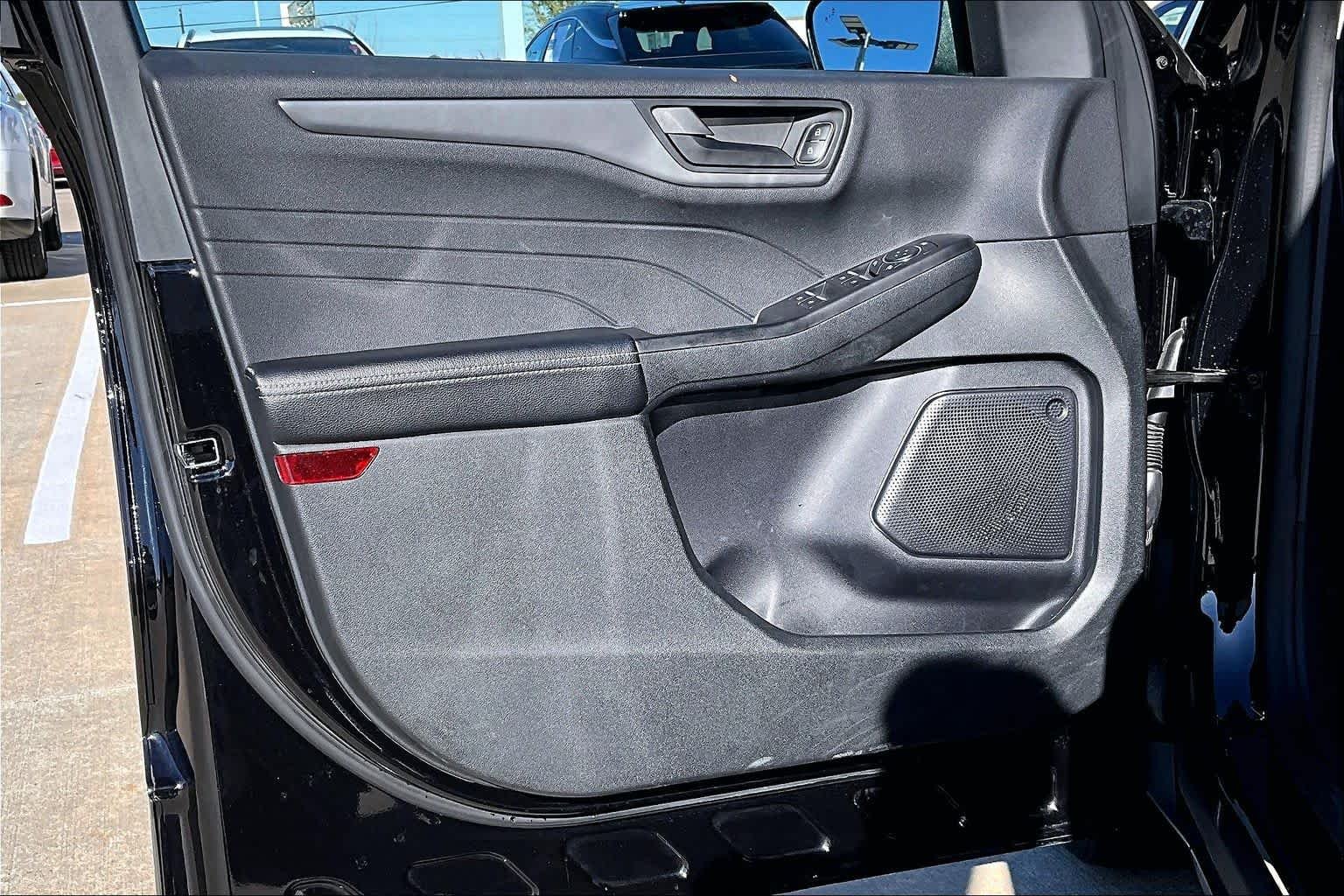 Used 2025 Agate Black Ford Active image 39