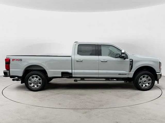 New 2026 Avalanche Ford Lariat image 4