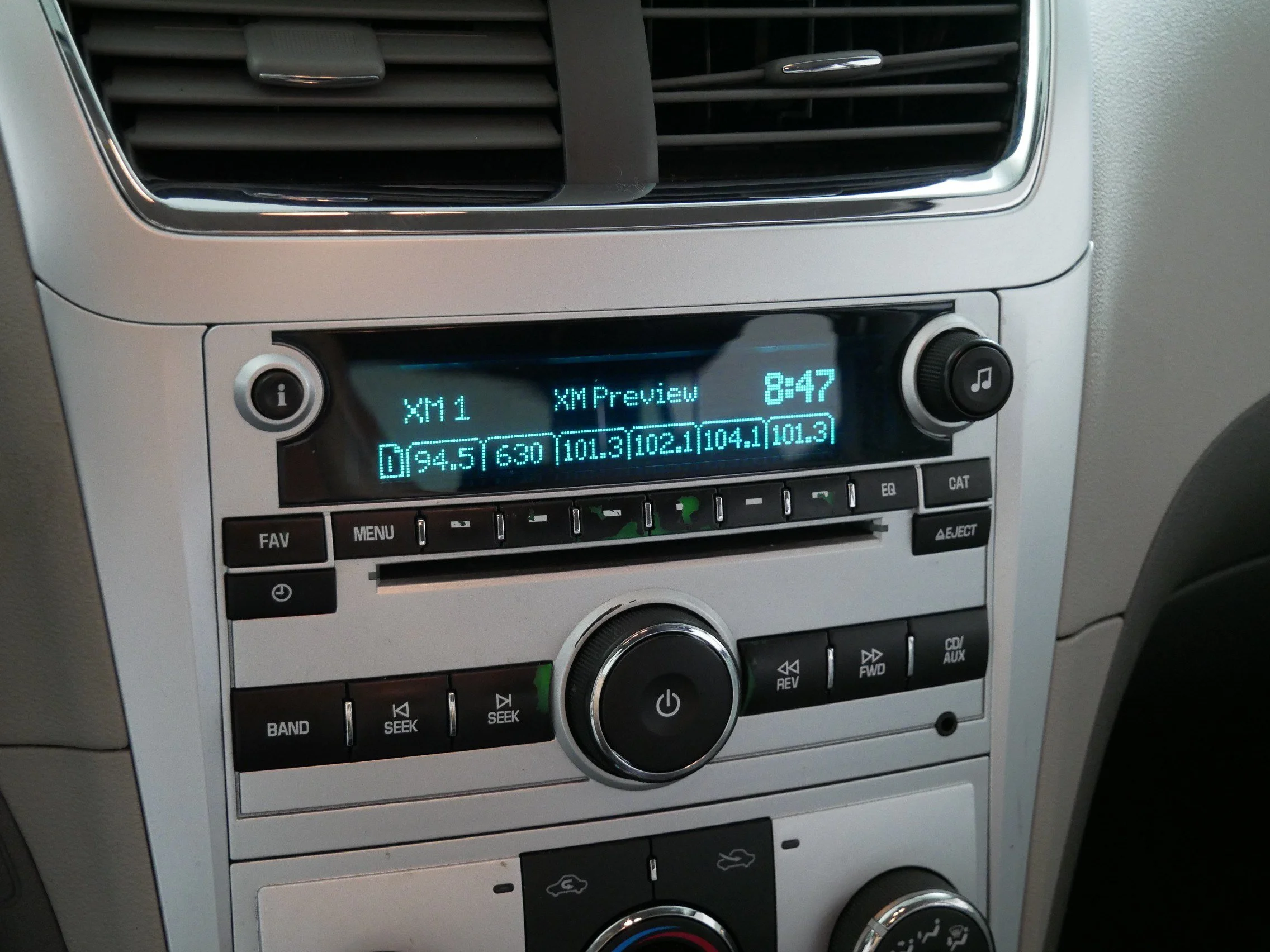 Used 2011 Summit White Chevrolet LS w/1LS image 22