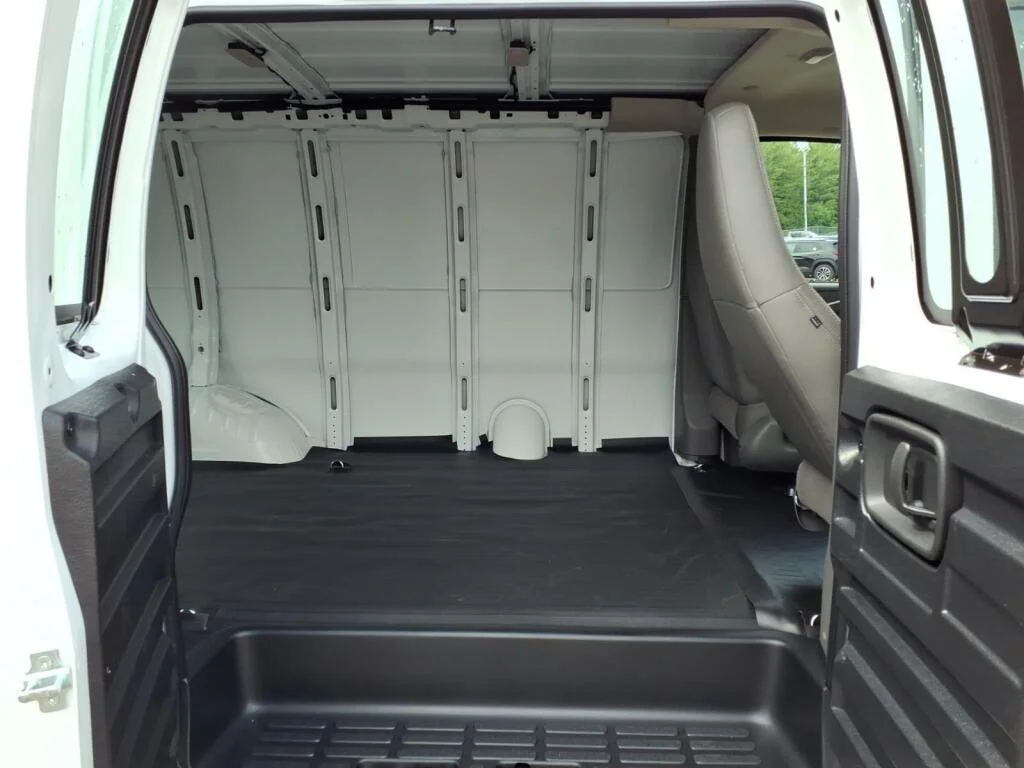 2026 Chevrolet Express Cargo Work Van - Photo 6