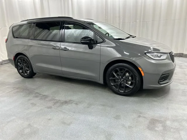 2025 Chrysler Pacifica