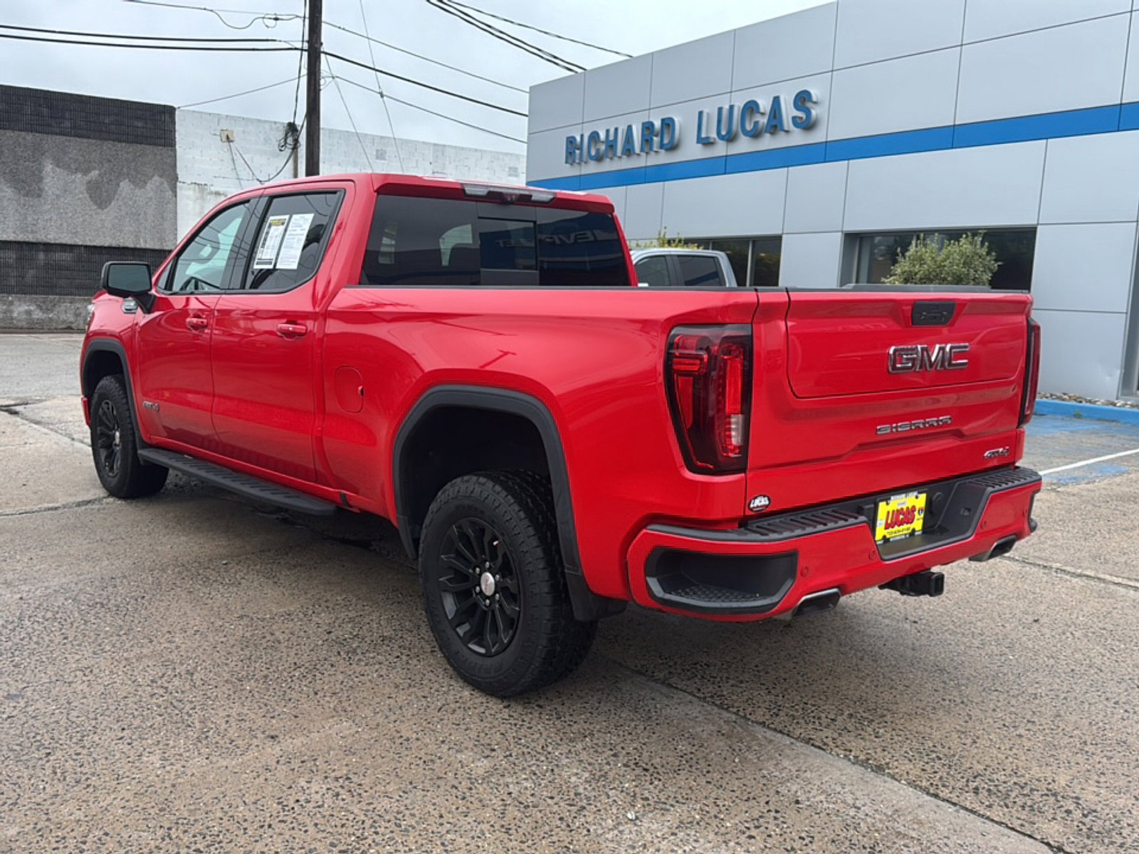 View vehicle photo 7