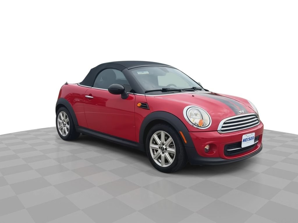 Used 2013 Red MINI  image 2