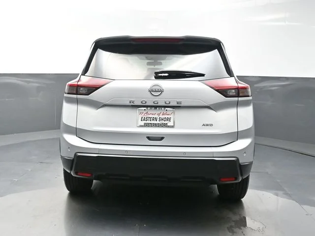 Used 2025 Silver Nissan SV image 6