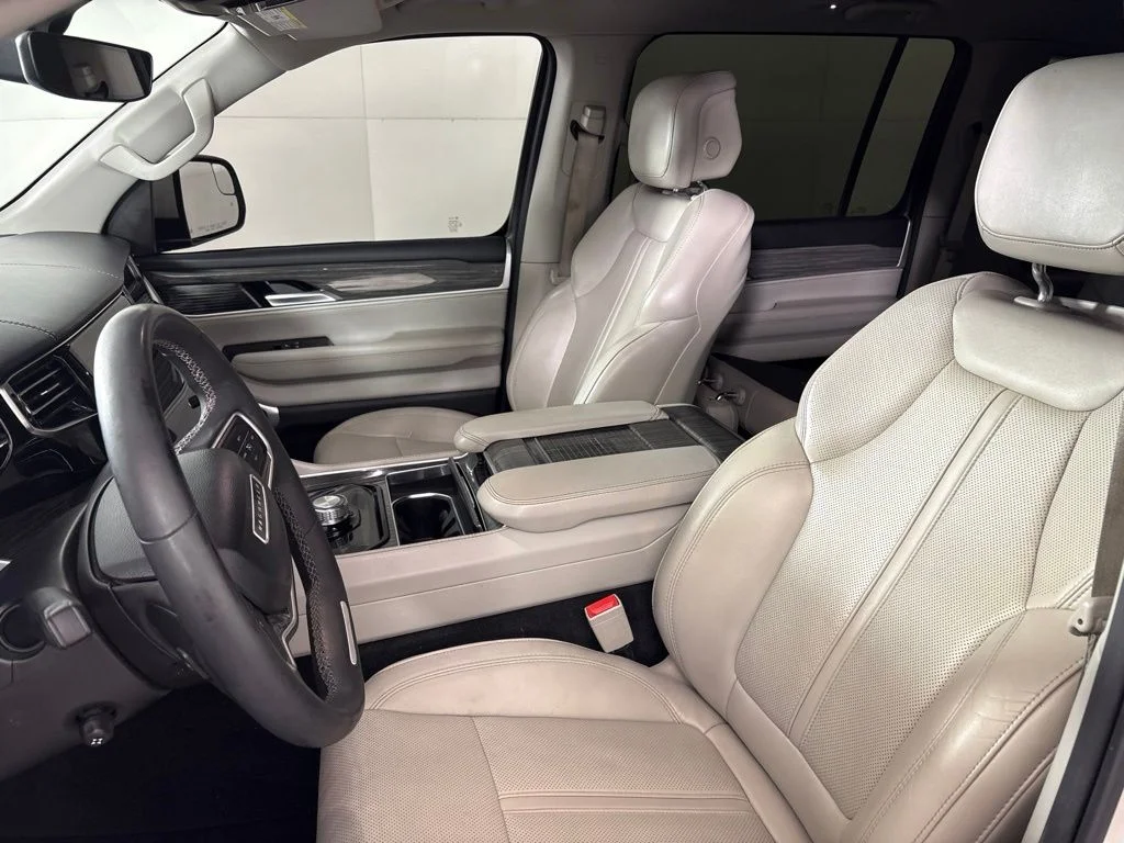 Used 2022 White Jeep Series II image 29