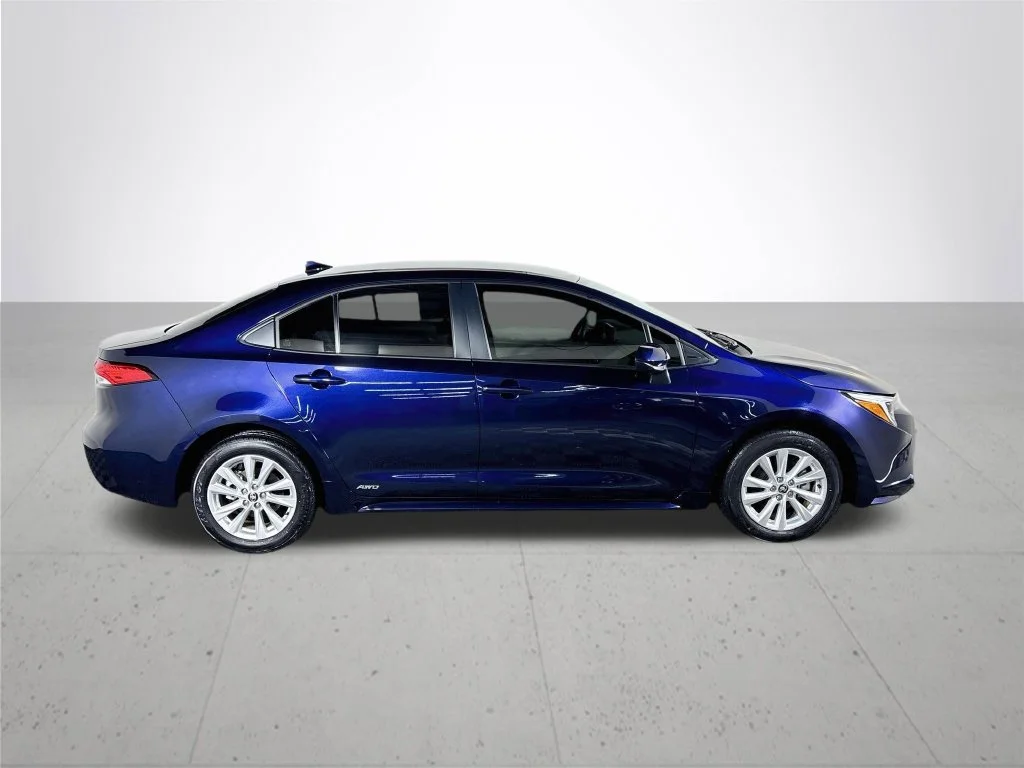 Used 2026  Toyota LE image 5