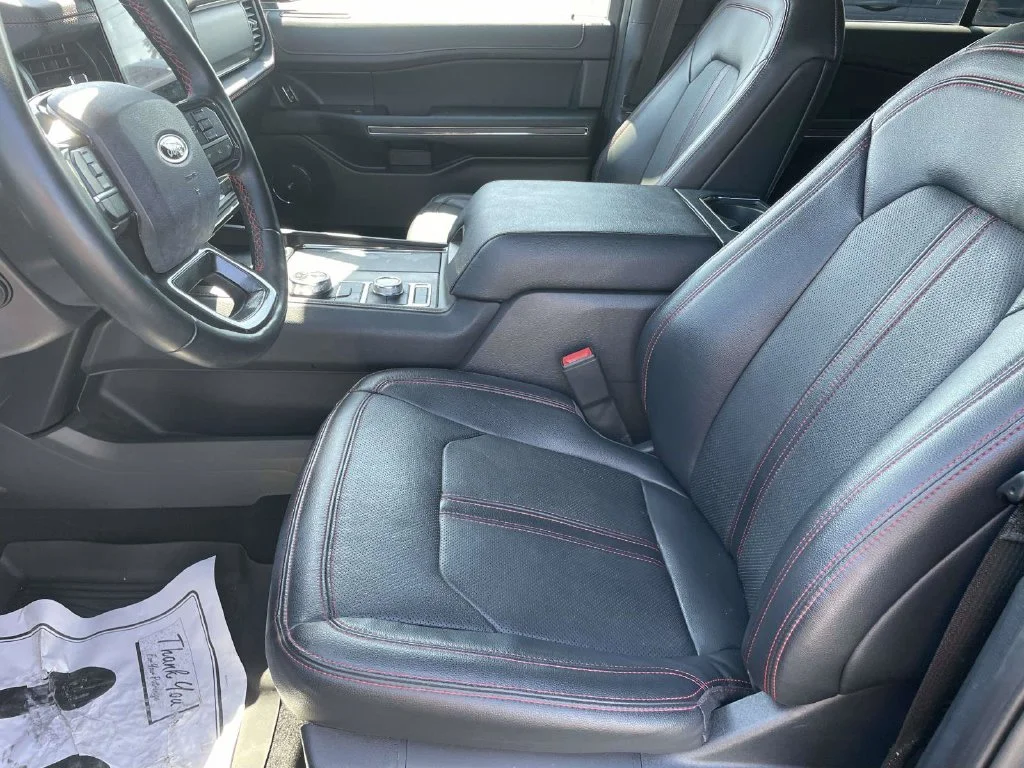 Used 2023  Ford Limited image 13